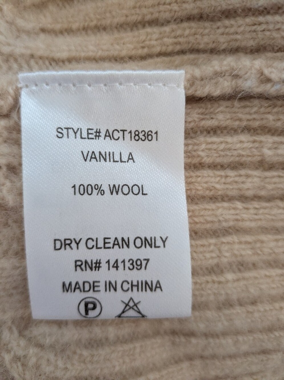 ASTR the Label "Peri" Cable Knit Cropped Cardigan, Vanilla, 100% Wool - Picture 4 of 4
